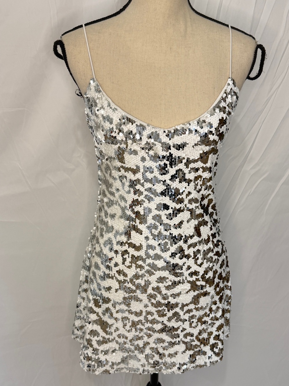 NWT superdown Bryanna Sequin Mini Dress - Picture 5 of 8